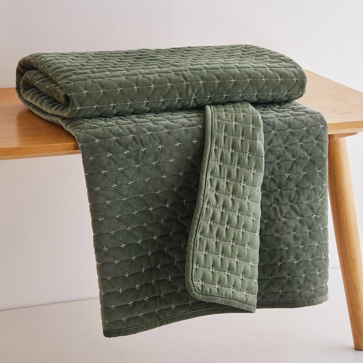 Velvet Stitch Quilted Throw: Green