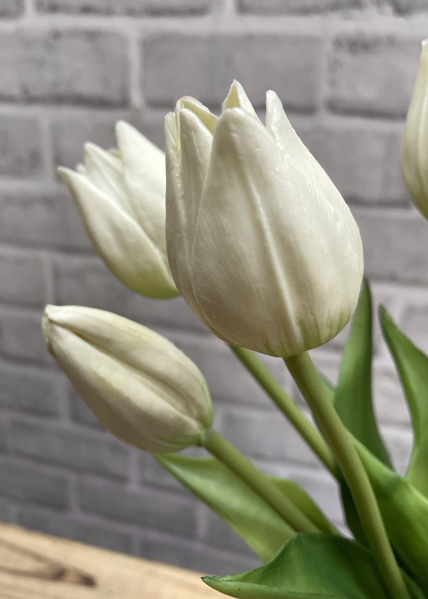 10" Fresh Touch Mini Wild White Tulip Bundle