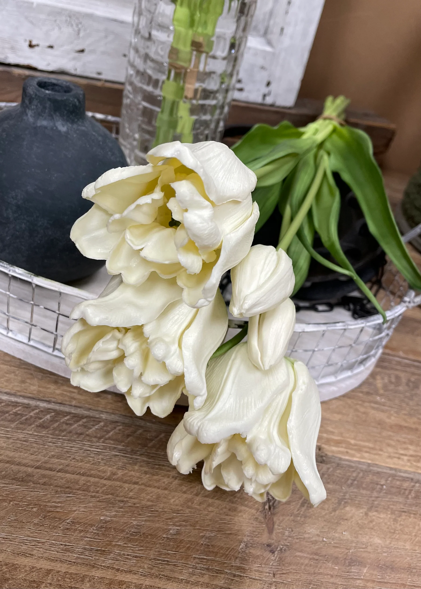 18" Fresh Touch Ruffled White Parrot Tulip Bundle
