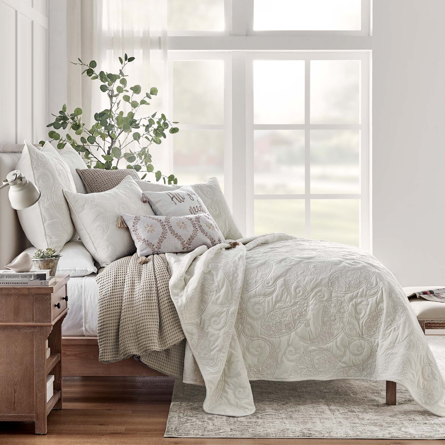 Cream Velvet Quilt Set