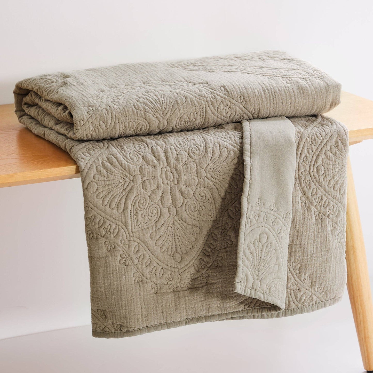 Muslin Stitch Quilted Throw: Taupe