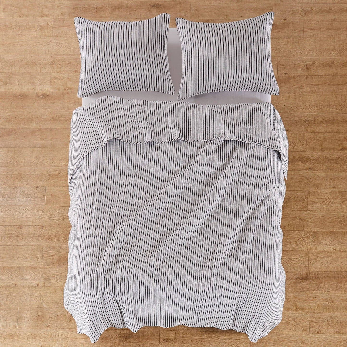 Tobago Stripe Quilt Set: Taupe / King/Cal King