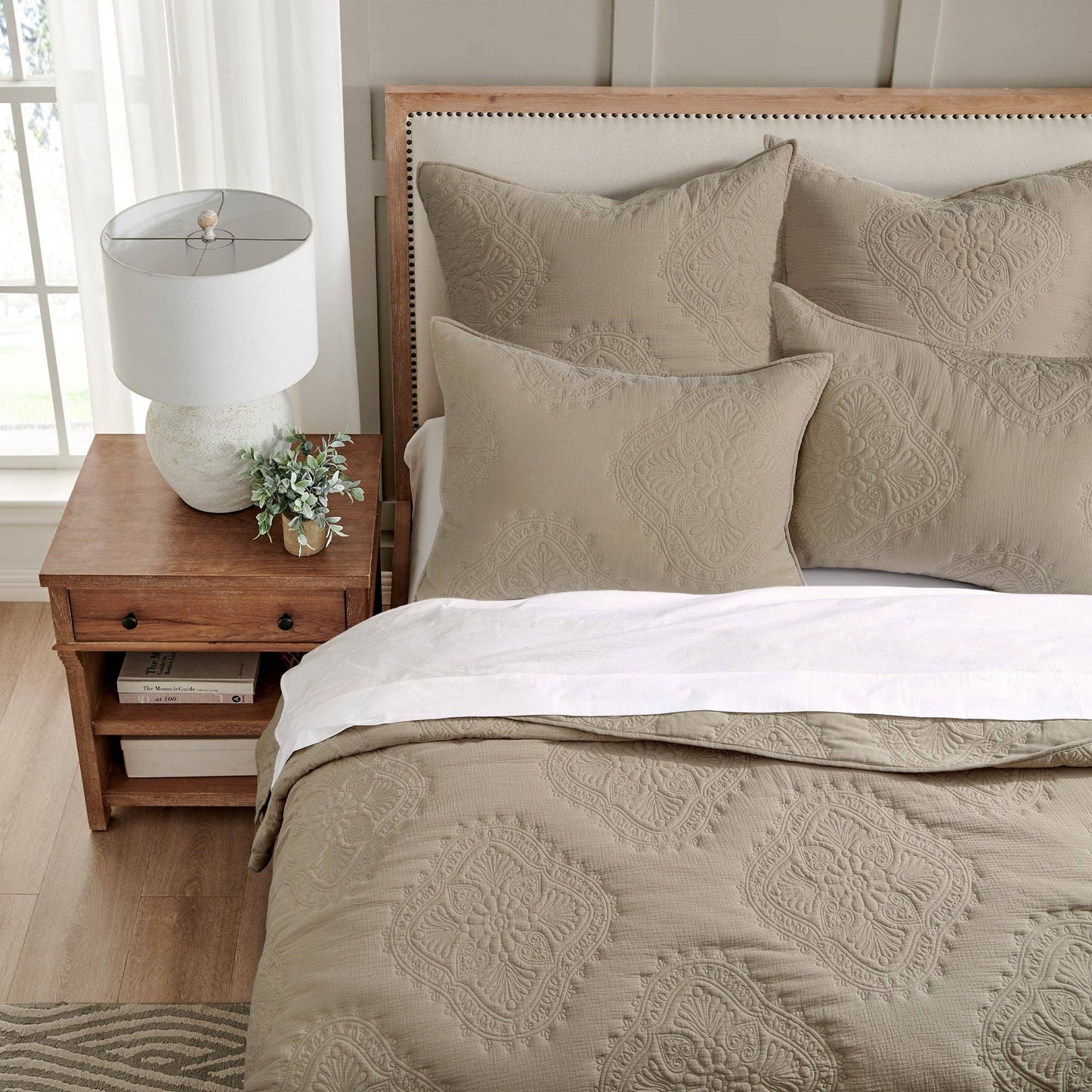 Muslin Stitch Quilt Set: Taupe / Full/Queen