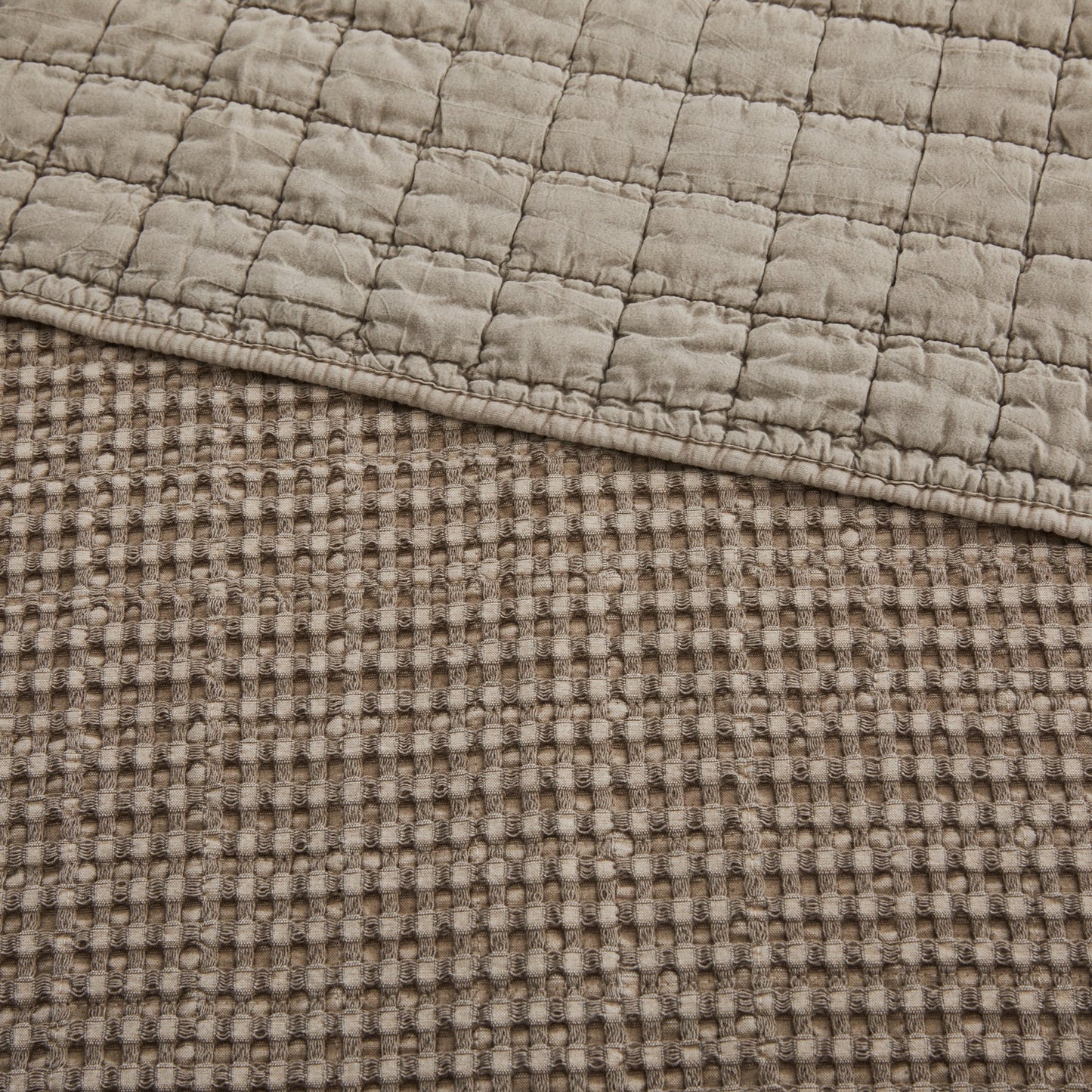 Mills Waffle Quilted Throw: Cocoa