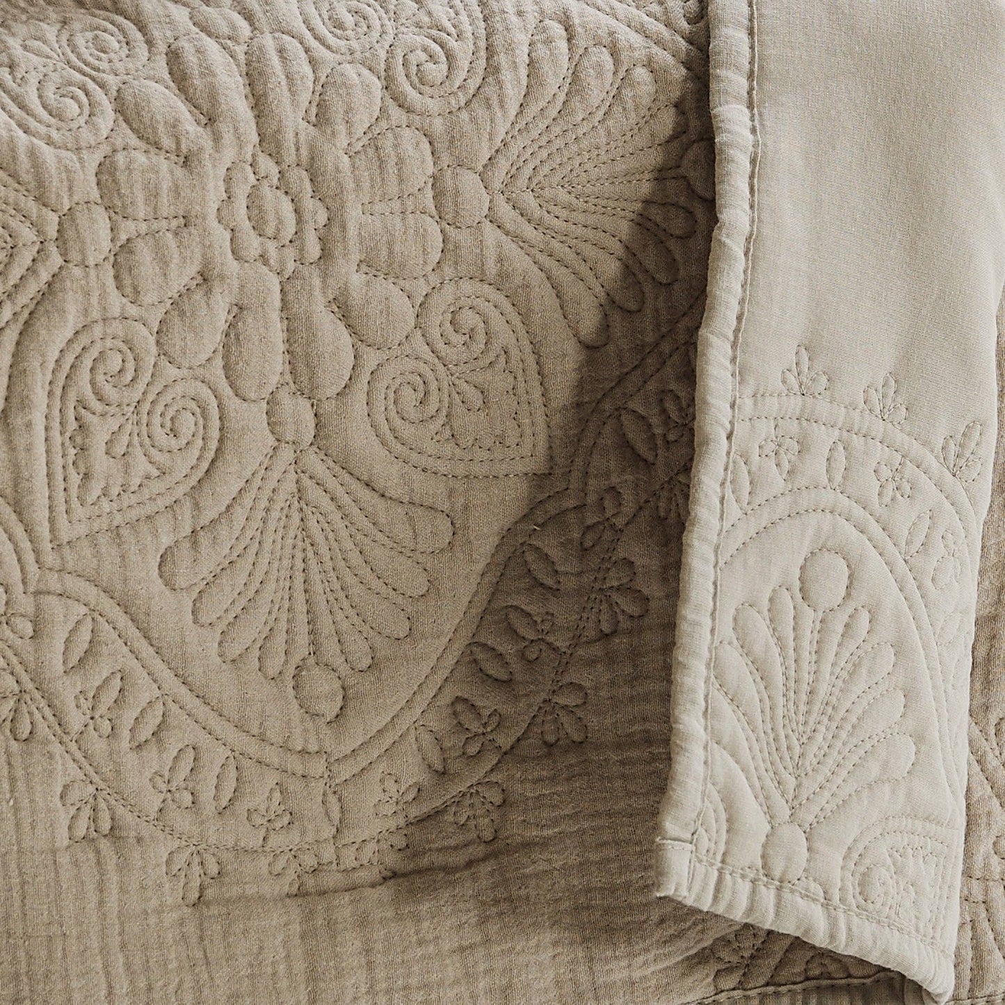 Muslin Stitch Quilted Throw: Taupe