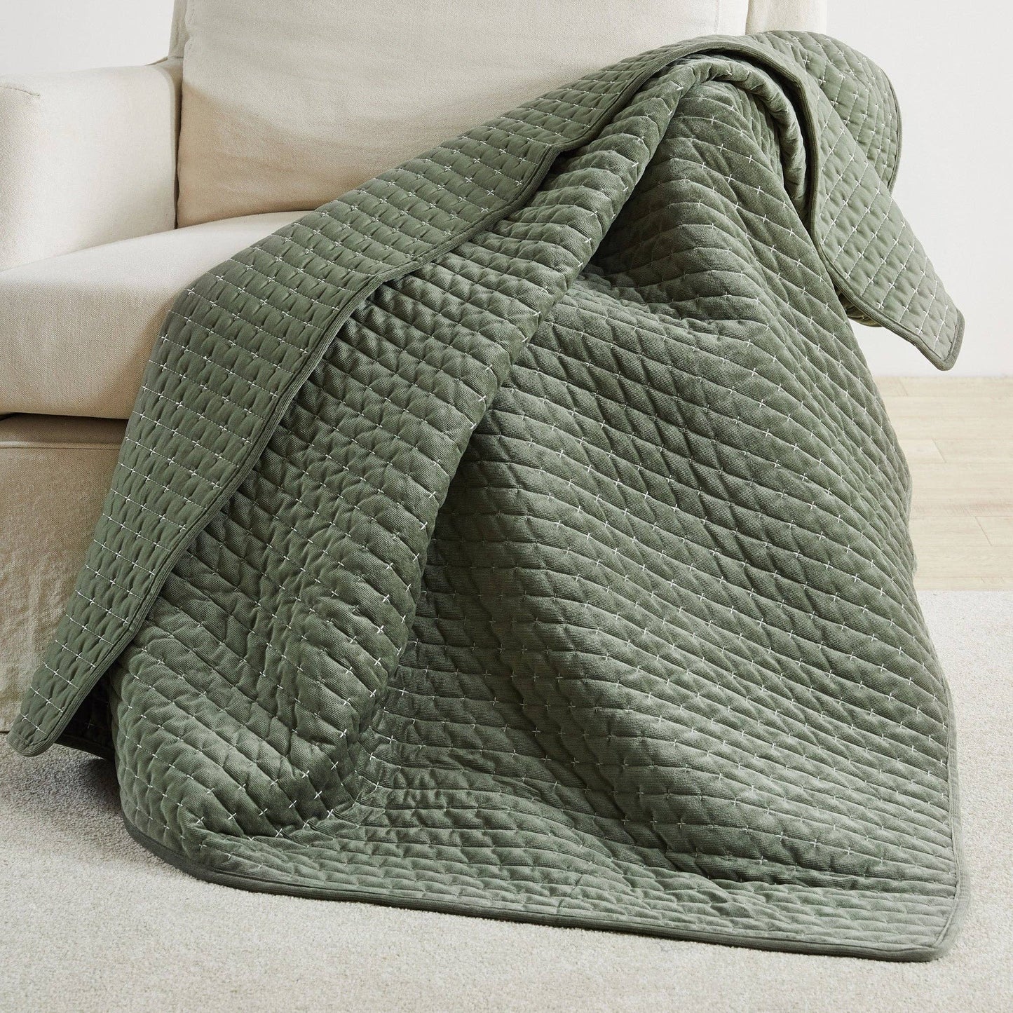 Velvet Stitch Quilted Throw: Green