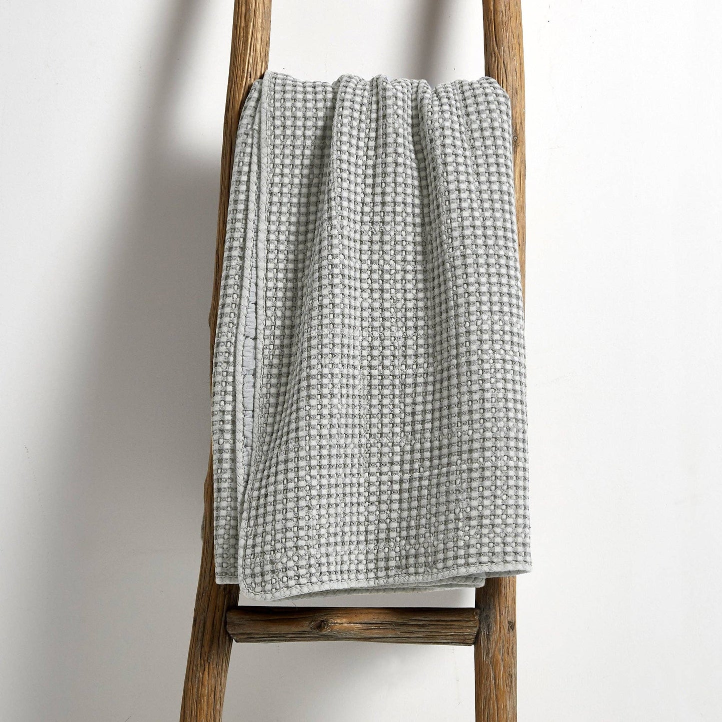 Mills Waffle Quilted Throw: Grey