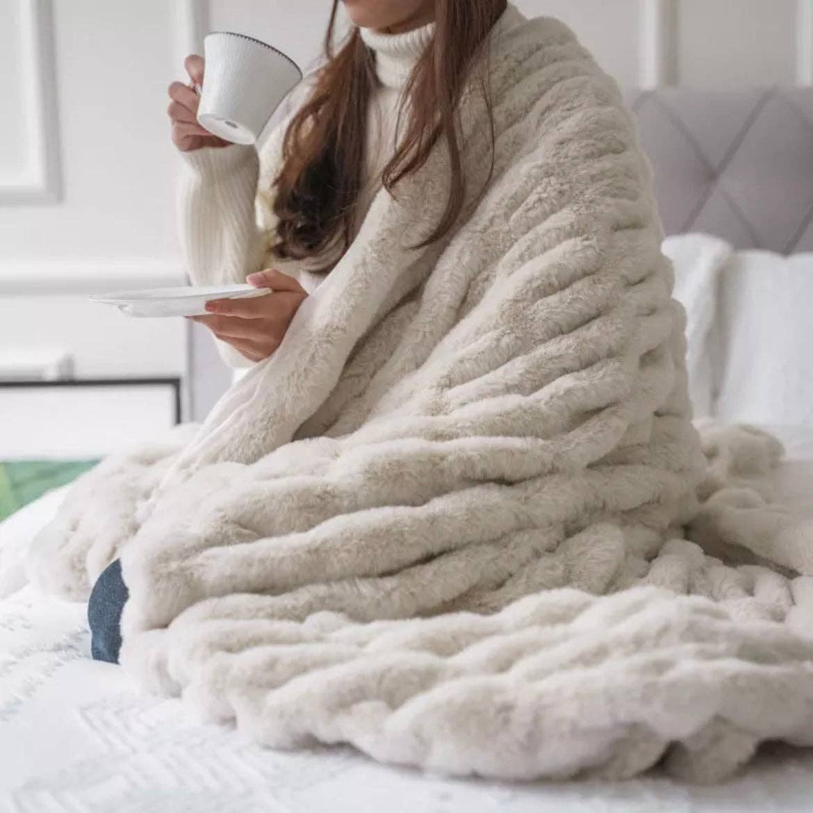 Luxury Ultra Soft Ruched Faux Fur Throw- Beige