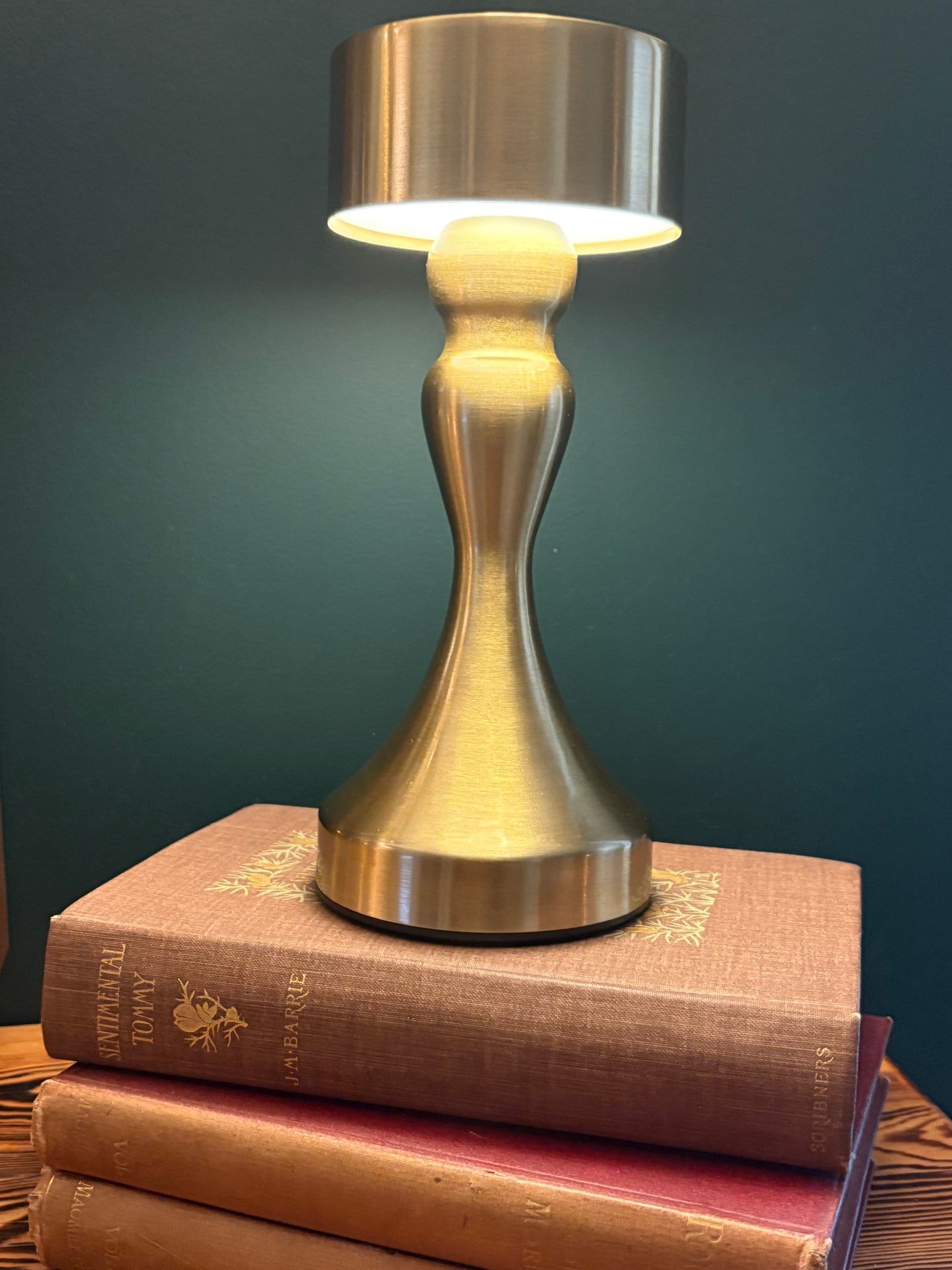 GALA MINI BOOKCASE LAMP, GOLD
