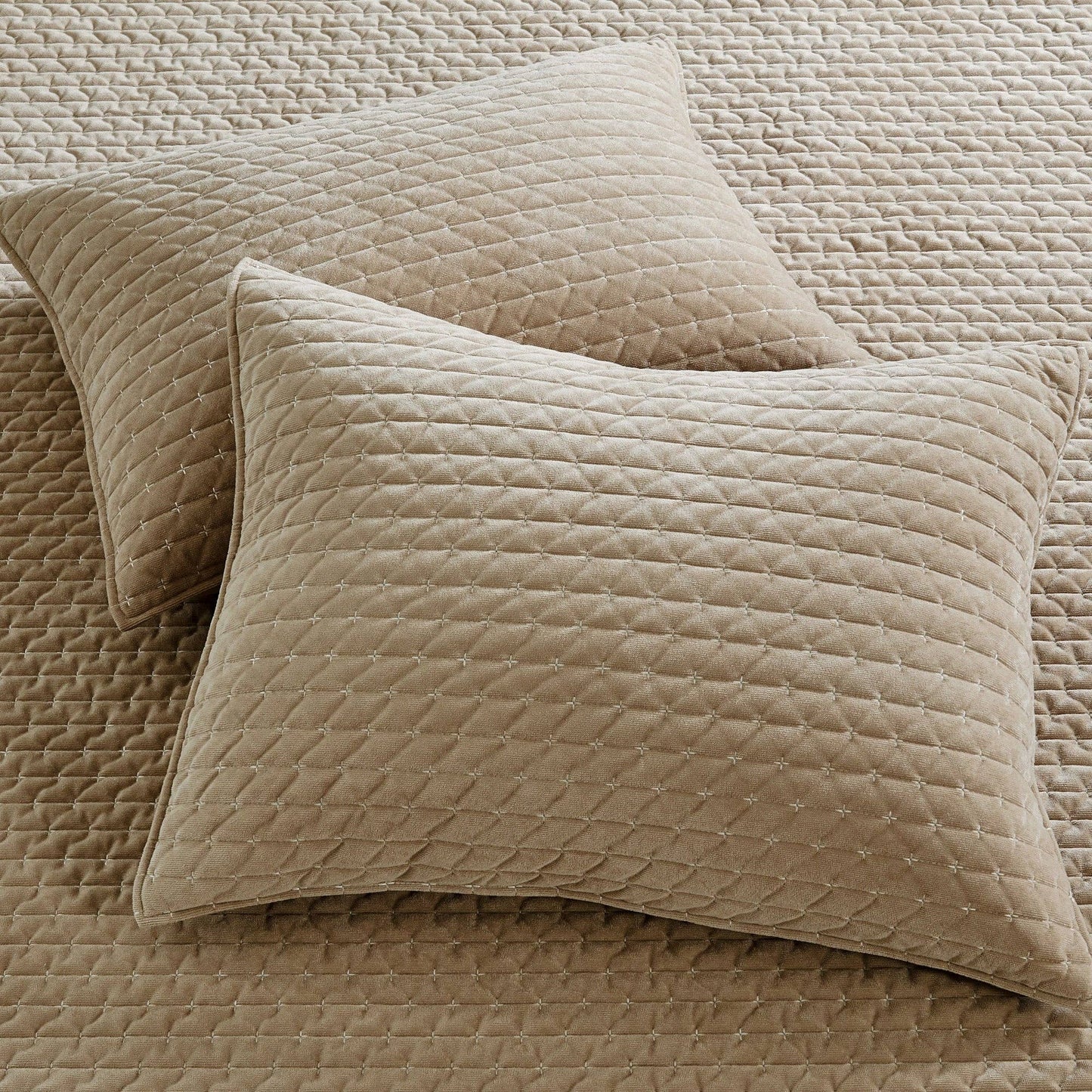 Velvet Stitch Quilt Set: Taupe / King/Cal King