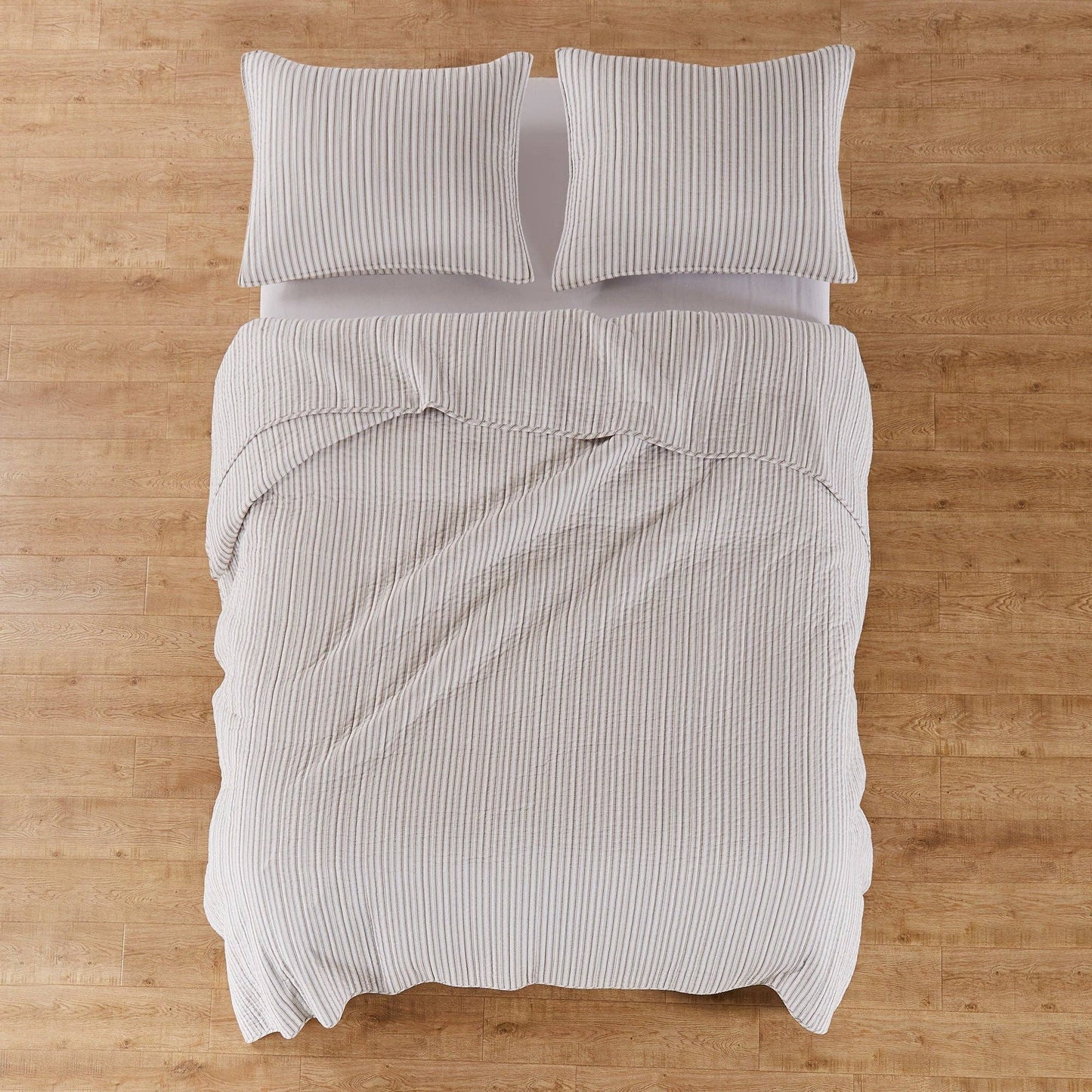 Tobago Stripe Quilt Set: Taupe / Full/Queen