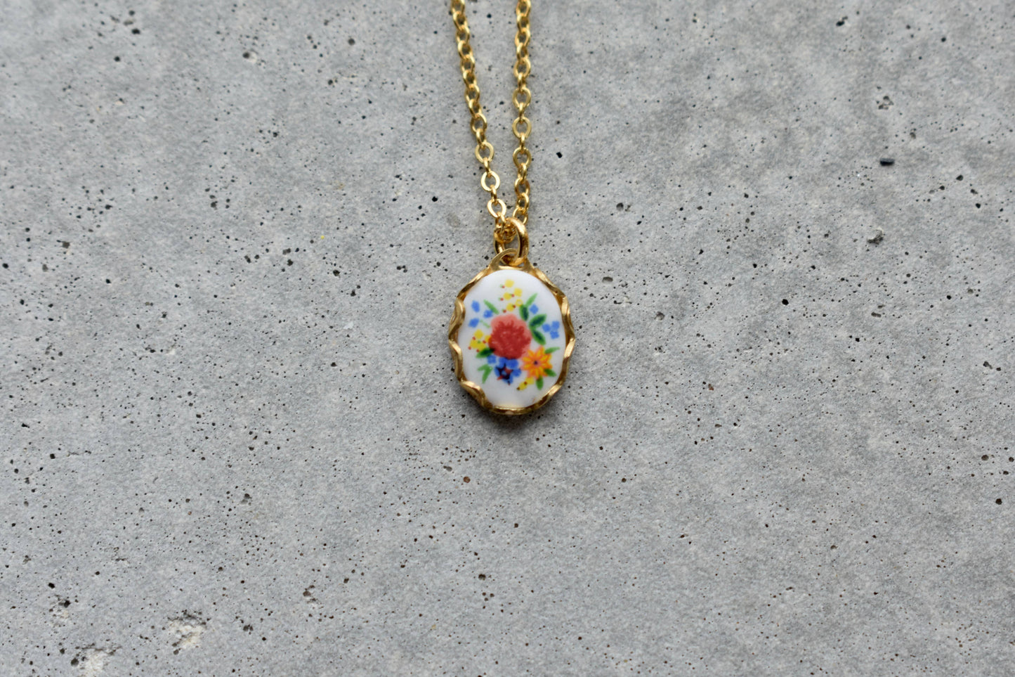 Vintage Floral Necklace - Multi Flower