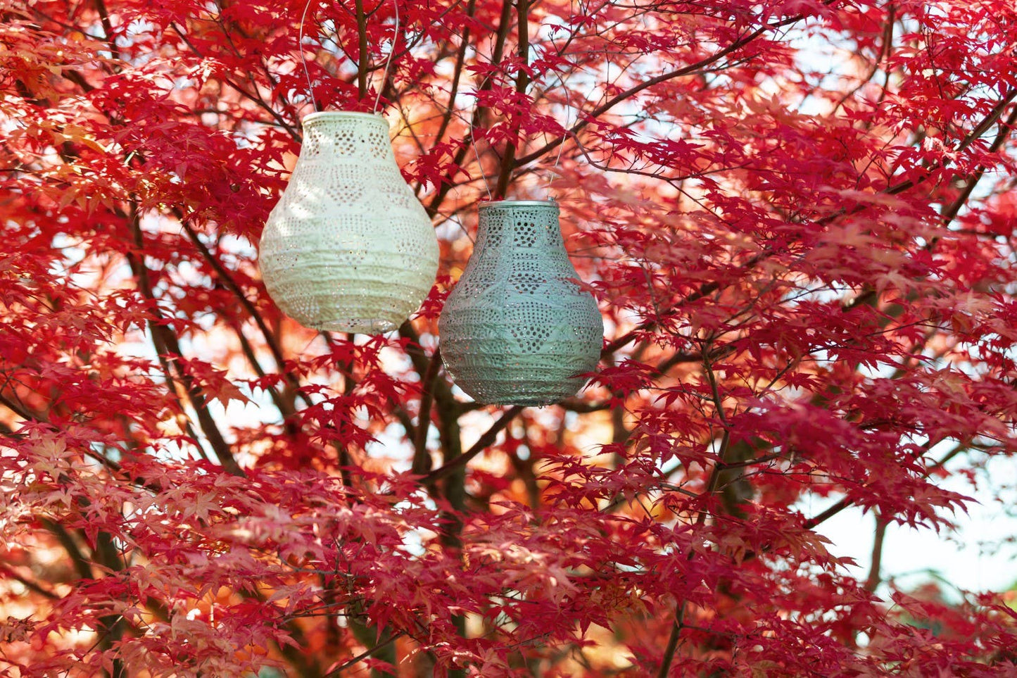 Stella Bulb 8" Solar Lantern - Pearl Wave