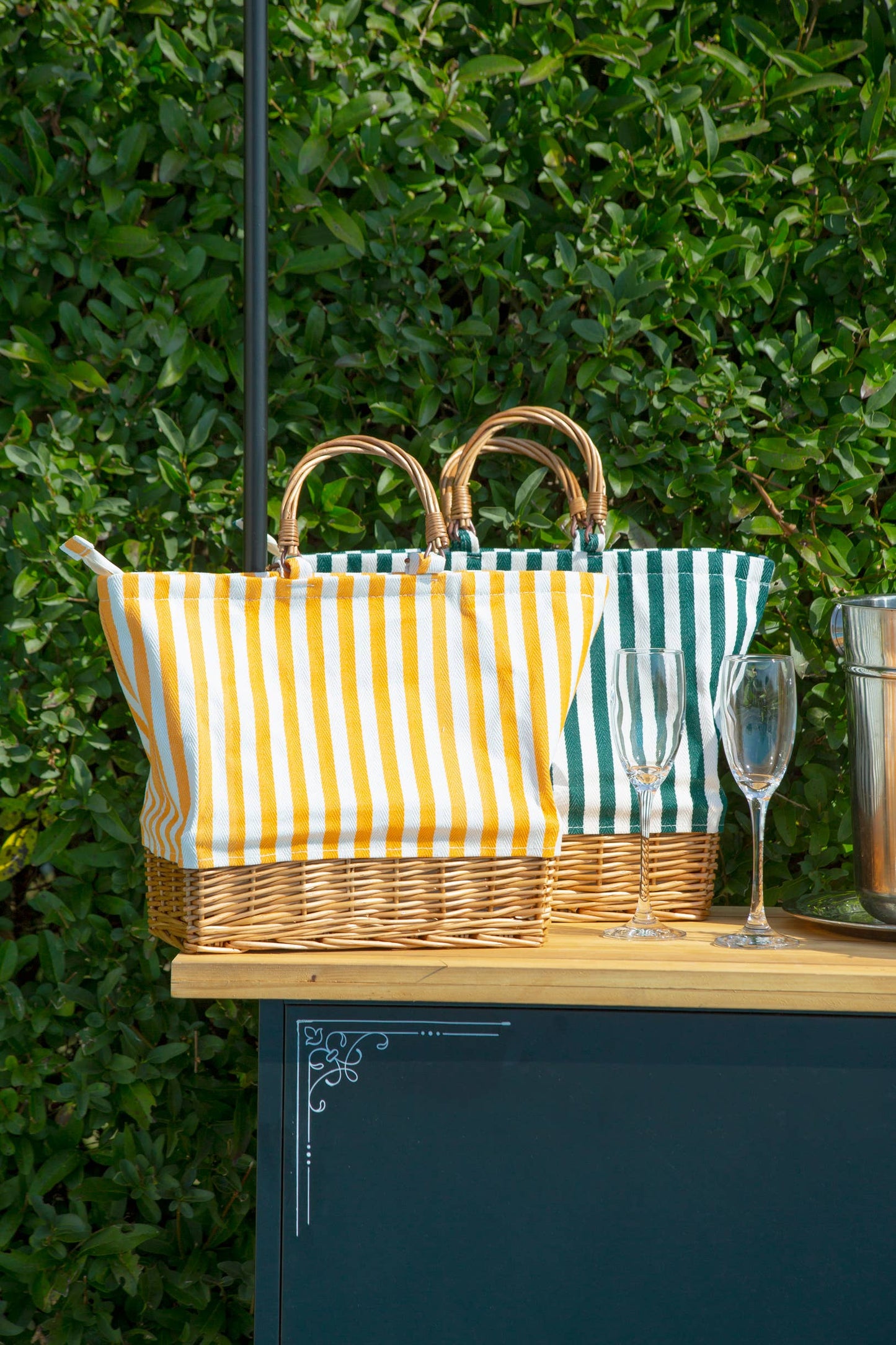 Rectangular Willow Base Insulated Picnic Bag – Green