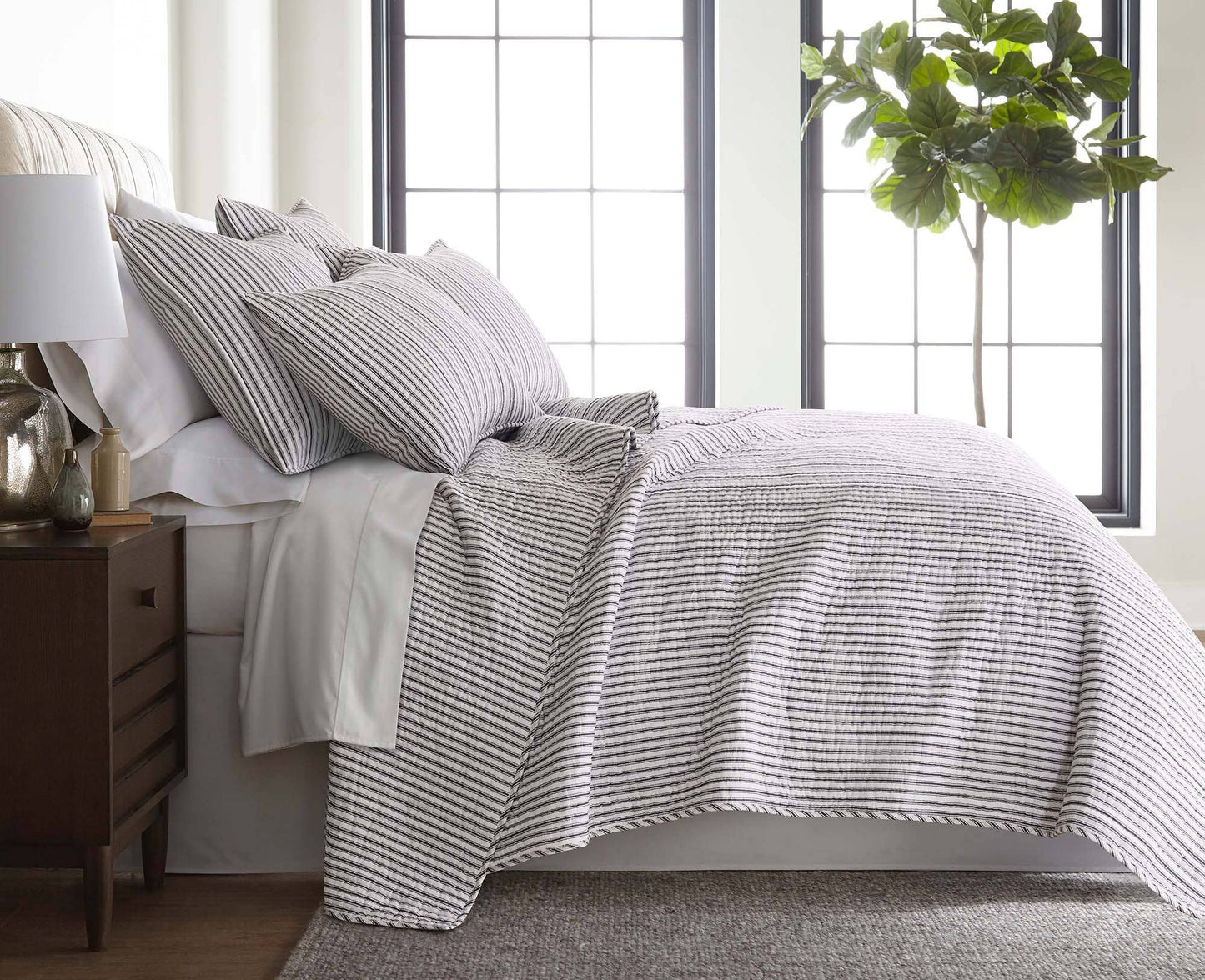 Tobago Stripe Quilt Set: Taupe / King/Cal King